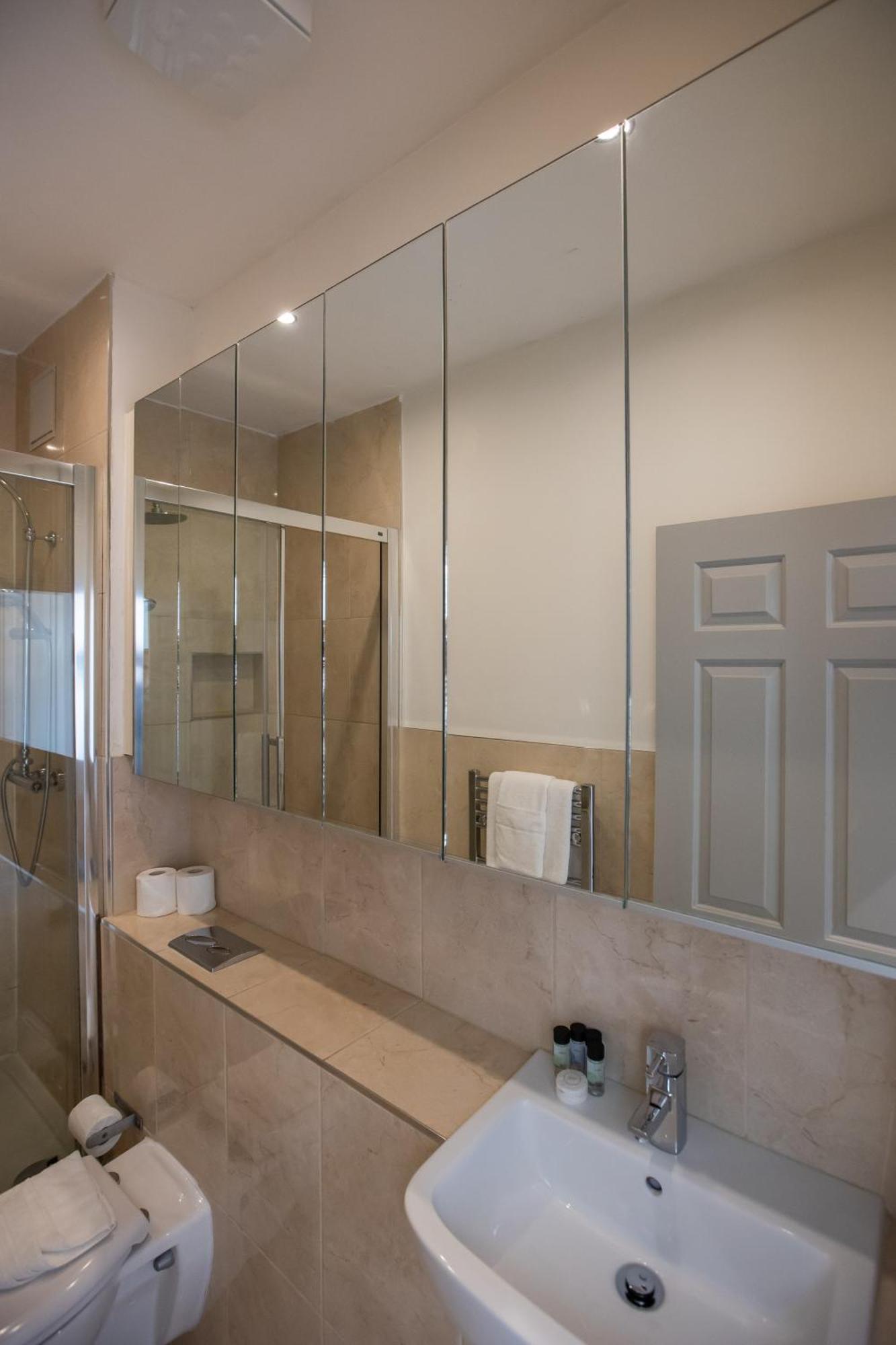 Temple Bar Essex Apartments Dublin Bagian luar foto