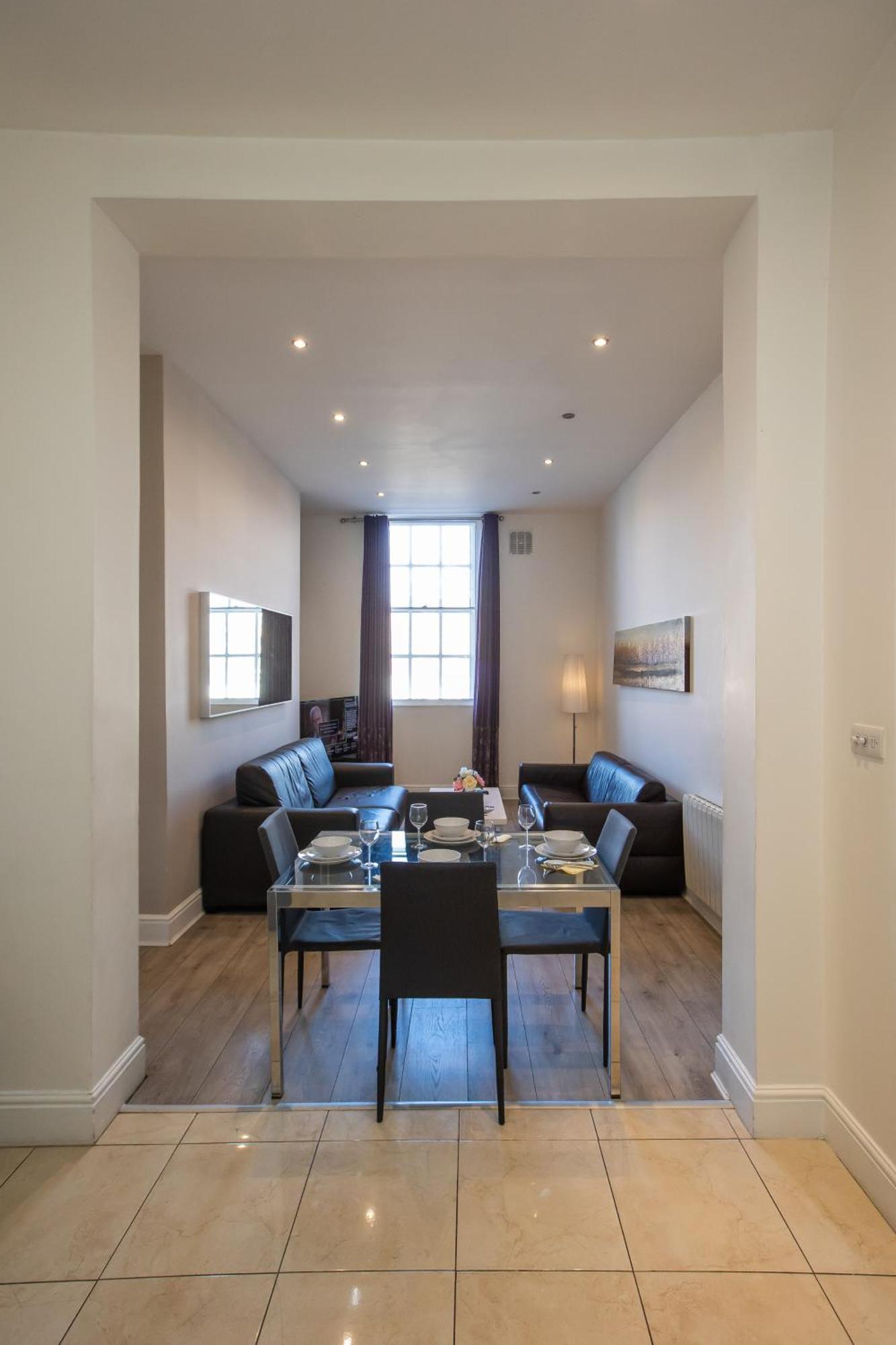 Temple Bar Essex Apartments Dublin Bagian luar foto
