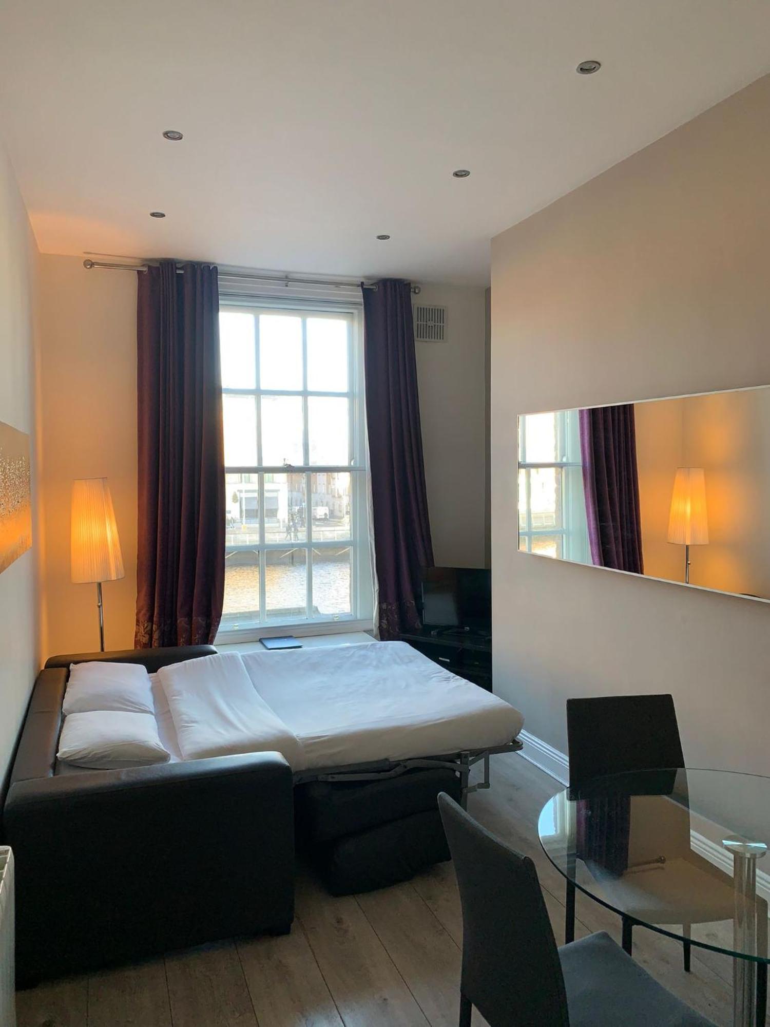 Temple Bar Essex Apartments Dublin Bagian luar foto